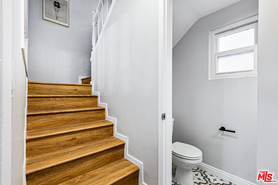 8130 Redlands Street, Unit 1 Playa del Rey, CA 90293 - Photo 16 of 26 Gallery Image 16