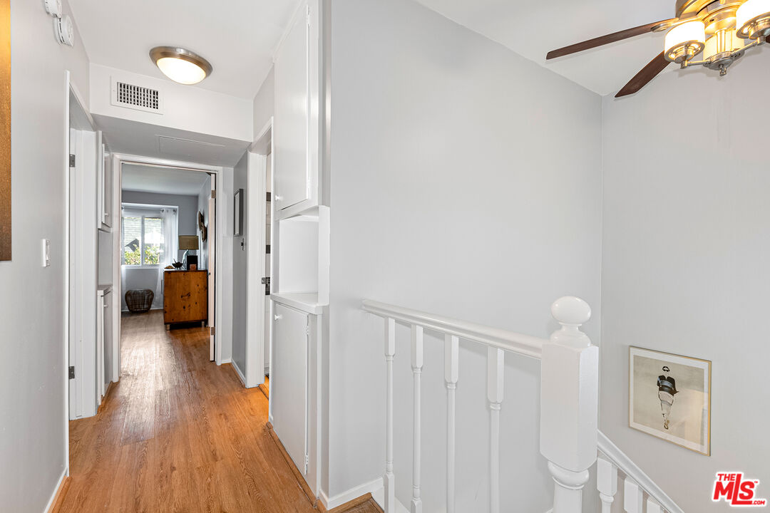 8130 Redlands Street, Unit 1 Playa del Rey, CA 90293 - Photo 17 of 26 Gallery Image 17