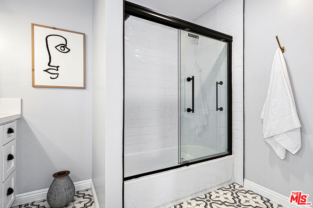 8130 Redlands Street, Unit 1 Playa del Rey, CA 90293 - Photo 22 of 26 Gallery Image 22