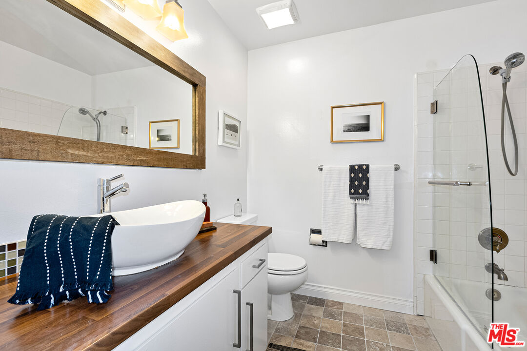 8130 Redlands Street, Unit 1 Playa del Rey, CA 90293 - Photo 25 of 26 Gallery Image 25