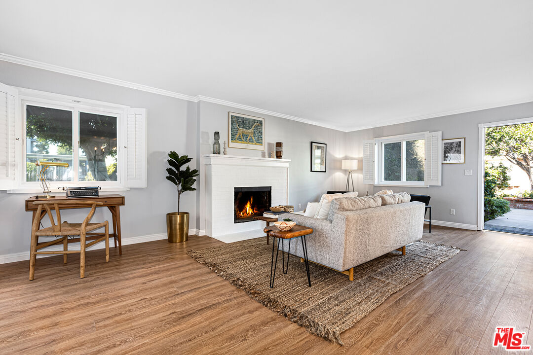 8130 Redlands Street, Unit 1 Playa del Rey, CA 90293 - Photo 4 of 26 Gallery Image 4