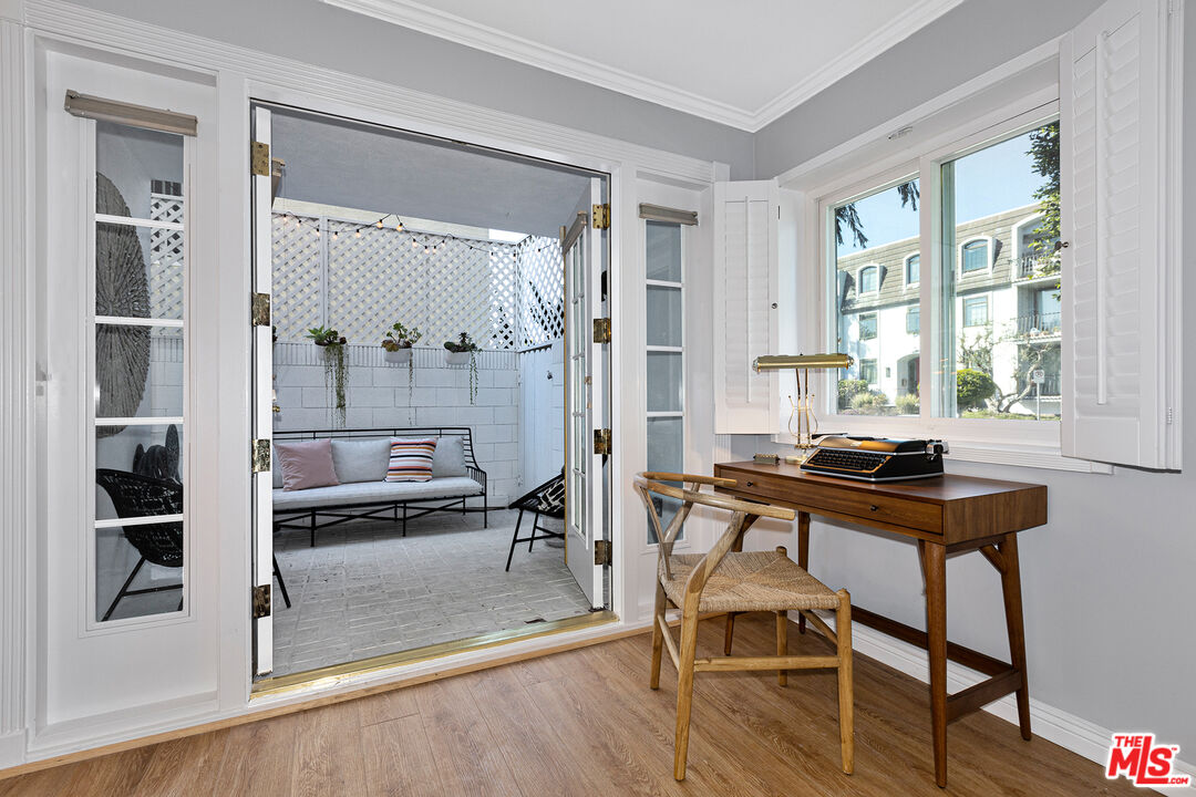 8130 Redlands Street, Unit 1 Playa del Rey, CA 90293 - Photo 6 of 26 Gallery Image 6