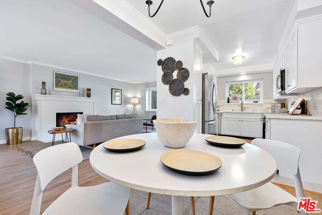 8130 Redlands Street, Unit 1 Playa del Rey, CA 90293 - Photo 9 of 26 Gallery Image 9