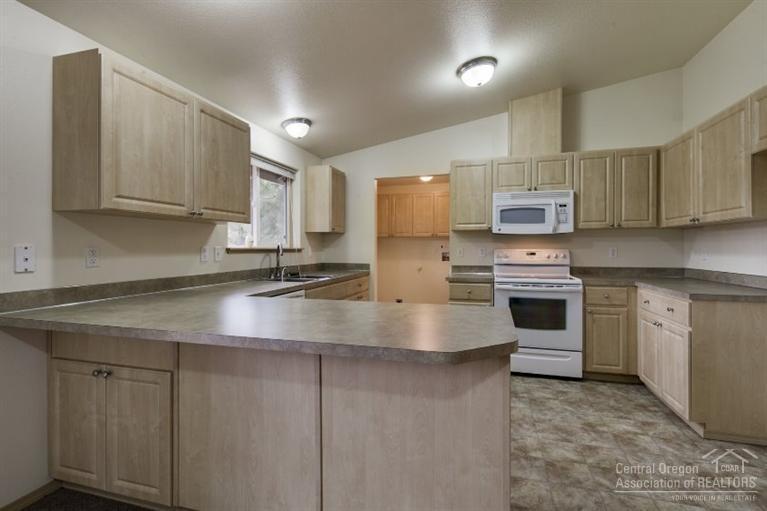 19122 Shoshone Road Bend, OR 97702 - Photo 8 of 25 Additional Photo