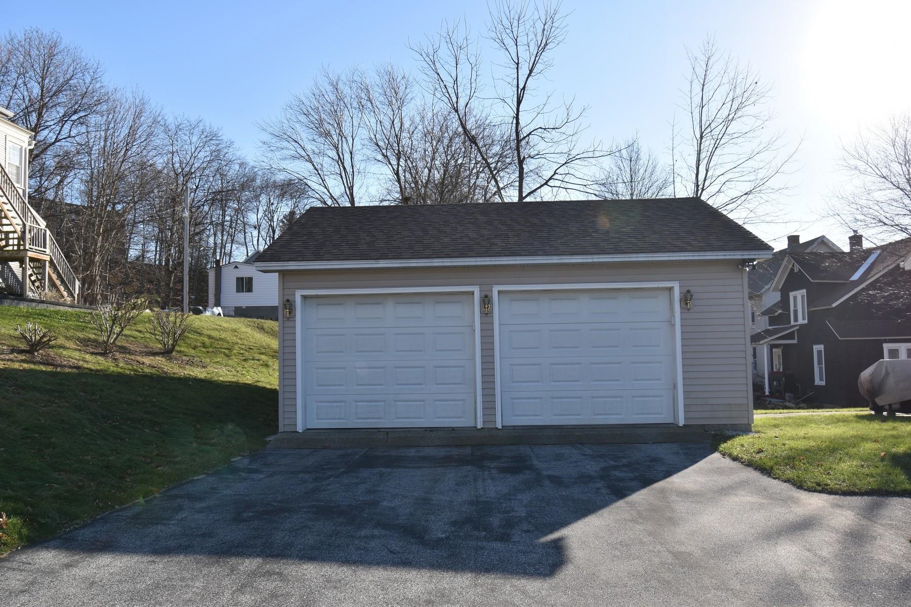 28 Burnham Avenue Rutland, VT 05701 - Photo 5 of 36