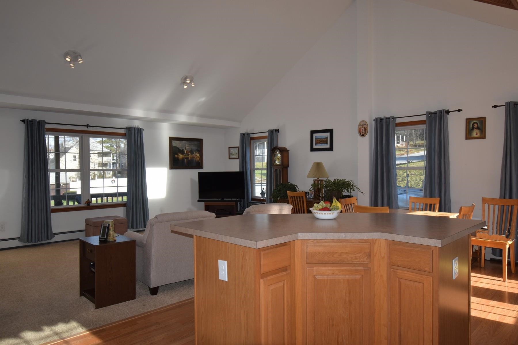 28 Burnham Avenue Rutland, VT 05701 - Photo 9 of 36