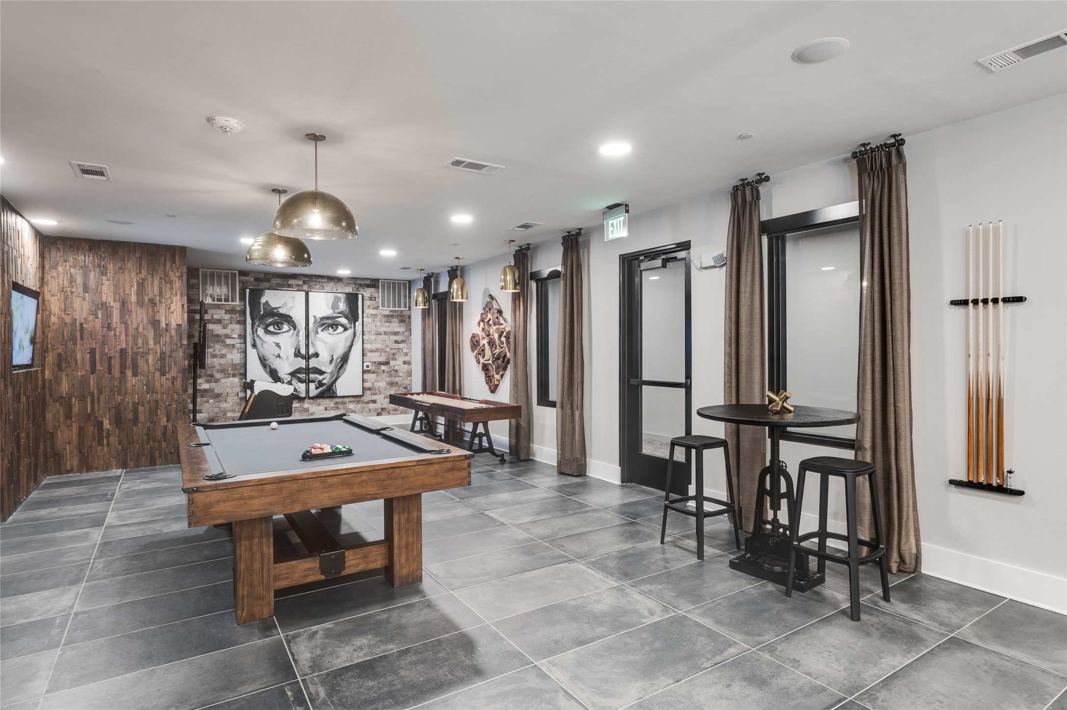 3636 West Dallas Street, Unit 356 Houston, TX 77019 - Photo 8 of 10 One of the many amenity spaces this building sports