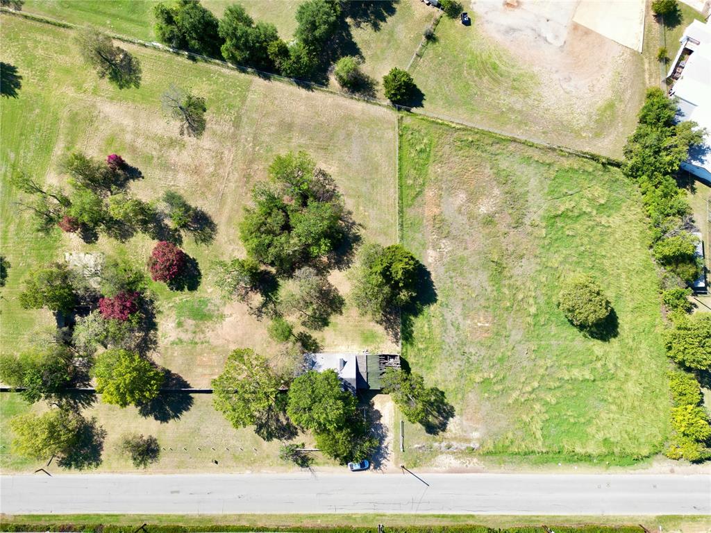 5008 Collett Little Road Fort Worth, TX 76119 - Photo 10 of 17 a view of a yard with plants
