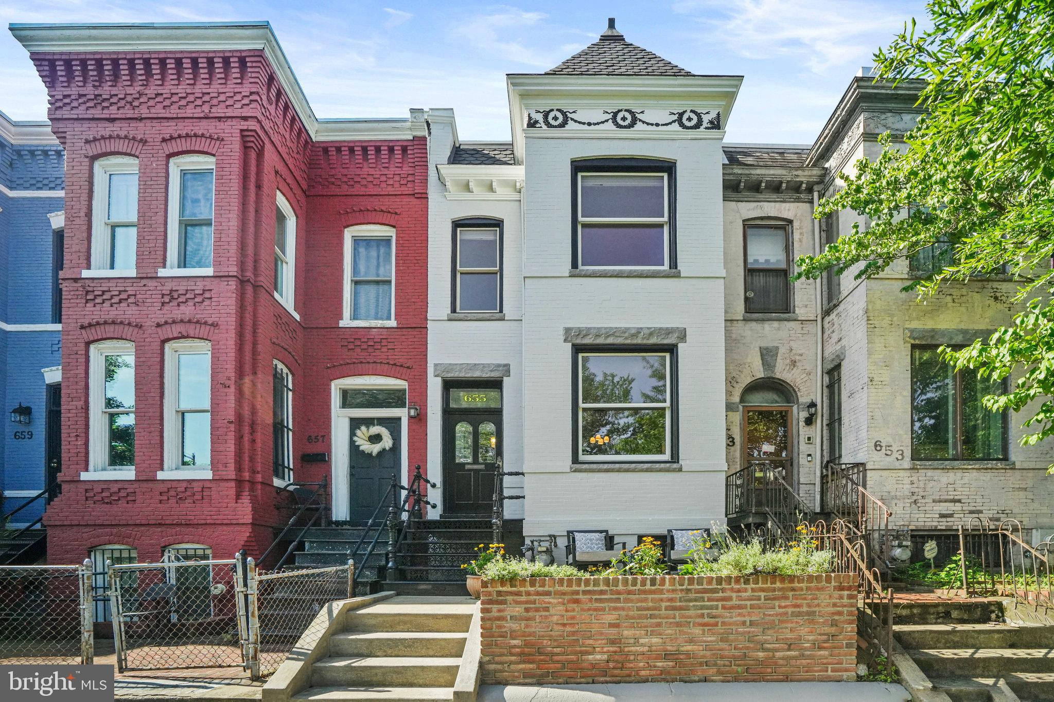 655 F Street Northeast Washington, DC 20002 - Photo 1 of 24 front view of a building