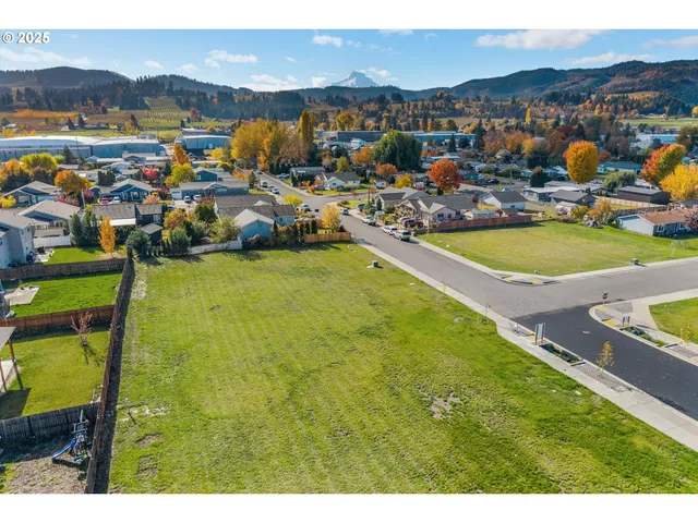 $270,000 | 3165 Maple Road, Hood River, OR 97031