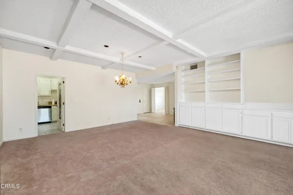 $5,300 | 111 South Orange Grove Boulevard, Unit 309, Pasadena, CA 91105
