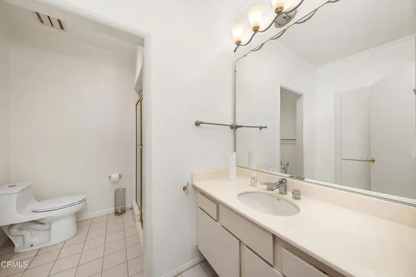 $5,300 | 111 South Orange Grove Boulevard, Unit 309, Pasadena, CA 91105