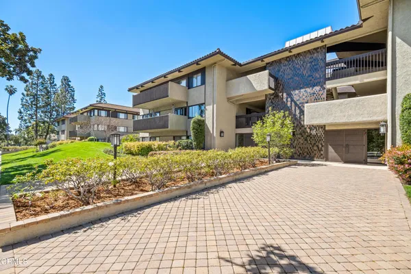 $5,300 | 111 South Orange Grove Boulevard, Unit 309, Pasadena, CA 91105