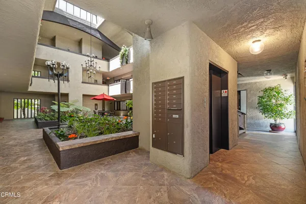 $5,300 | 111 South Orange Grove Boulevard, Unit 309, Pasadena, CA 91105