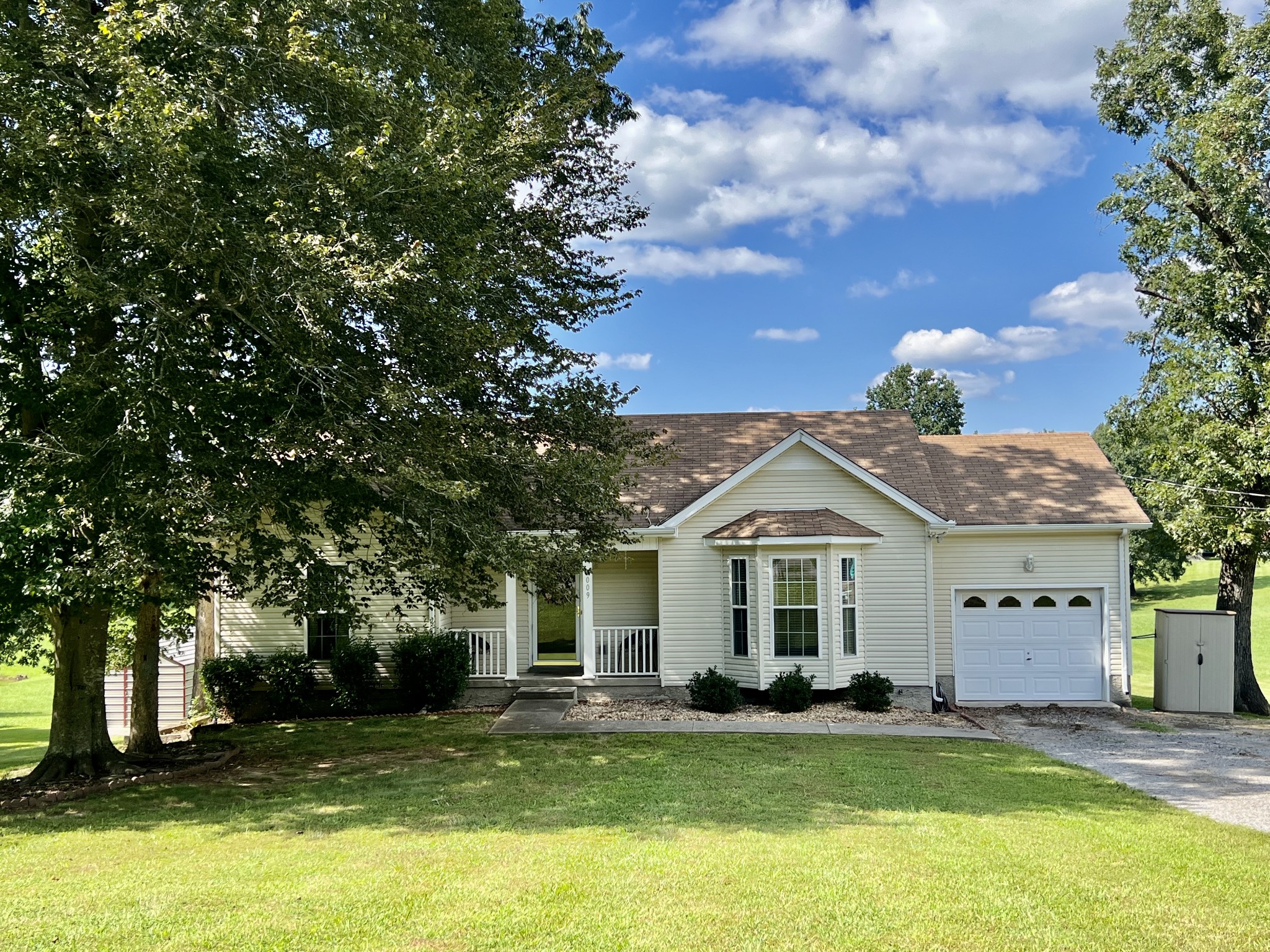 2009 Ruby Travis Road Chapmansboro, TN 37035 - Photo 1 of 16 Gallery Image 1