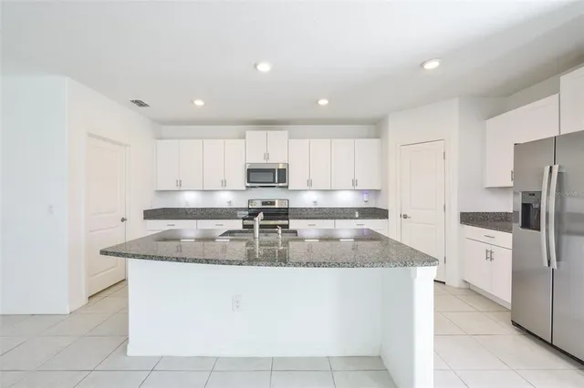 $2,950 | 9913 Jackfruit Court, Riverview, FL 33578