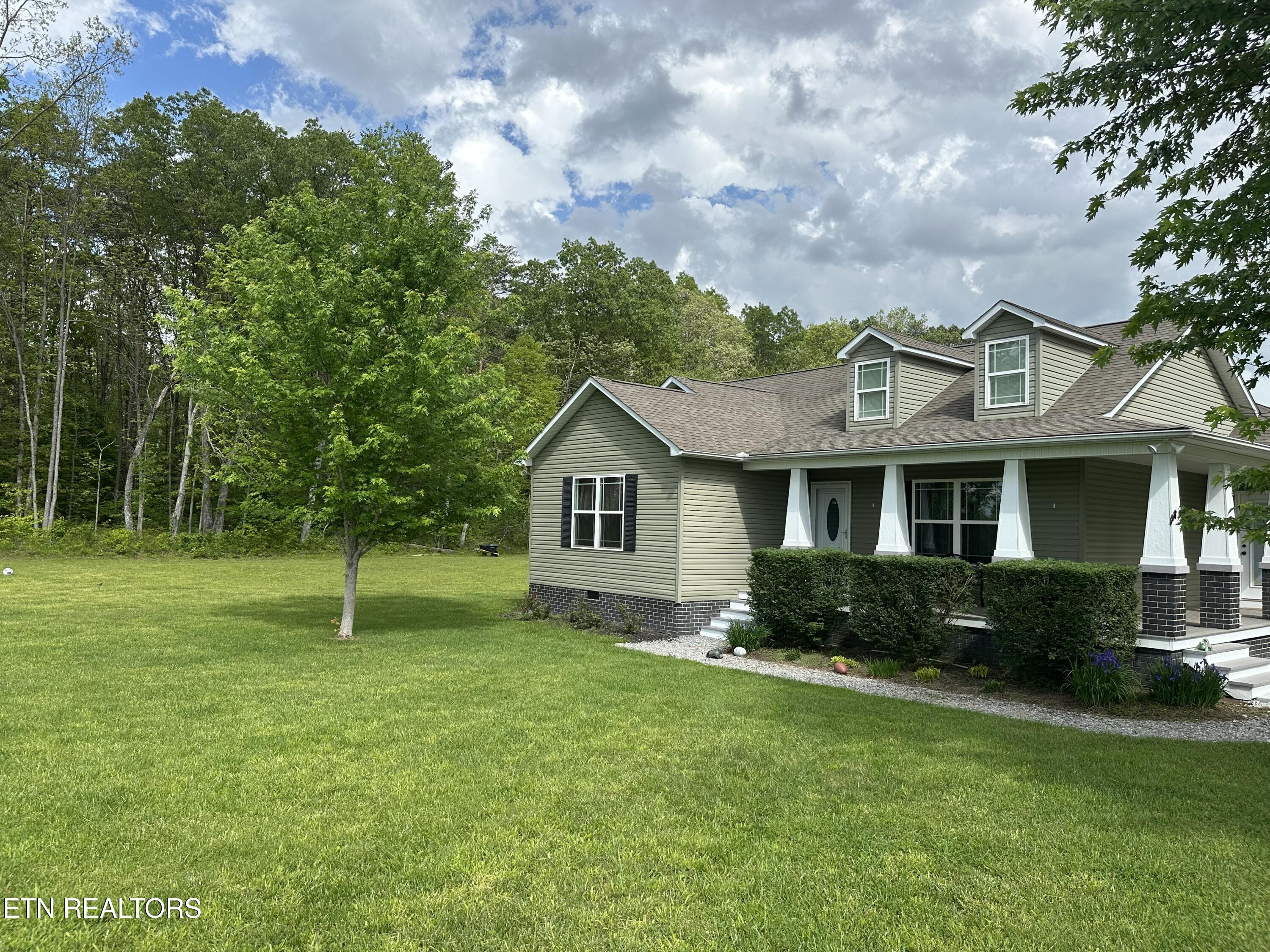 288 Ivey Road Crossville, TN 38571 - Photo 4 of 40 IMG_2401