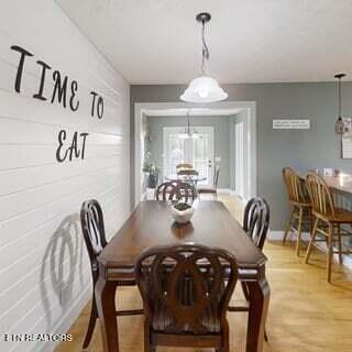 288 Ivey Road Crossville, TN 38571 - Photo 8 of 40 FcyoRJxFrEf-Dining_Room