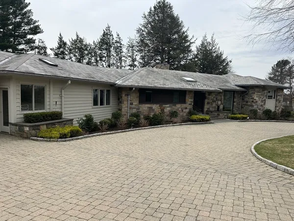 $5,700,000 | 9 Singletree Road, Brookline, MA 02467