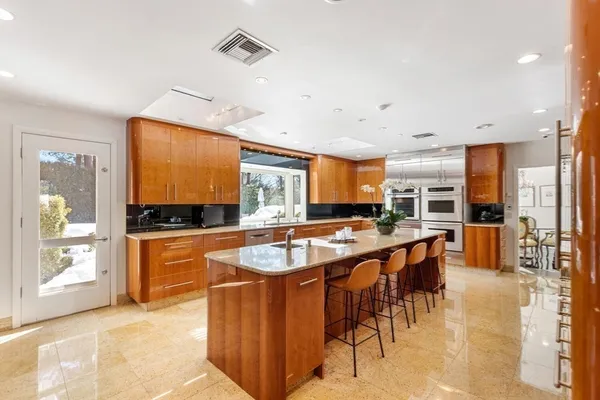 $5,700,000 | 9 Singletree Road, Brookline, MA 02467