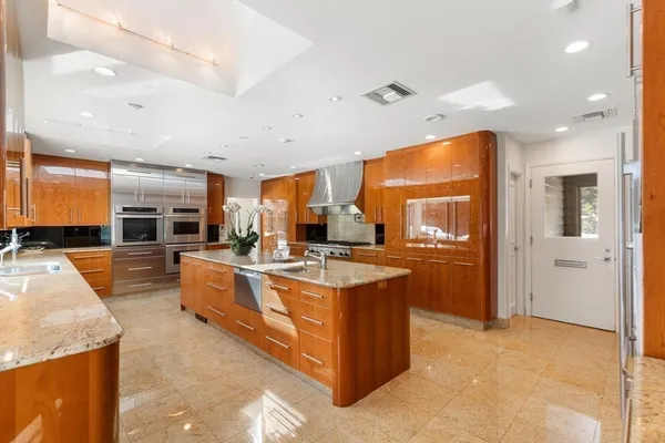 $5,700,000 | 9 Singletree Road, Brookline, MA 02467