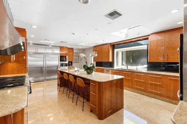 $5,700,000 | 9 Singletree Road, Brookline, MA 02467