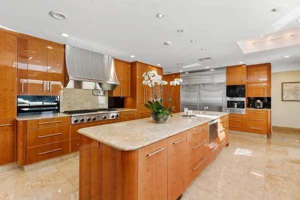 $5,700,000 | 9 Singletree Road, Brookline, MA 02467