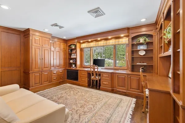 $5,700,000 | 9 Singletree Road, Brookline, MA 02467