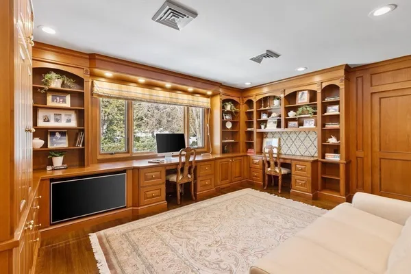 $5,700,000 | 9 Singletree Road, Brookline, MA 02467