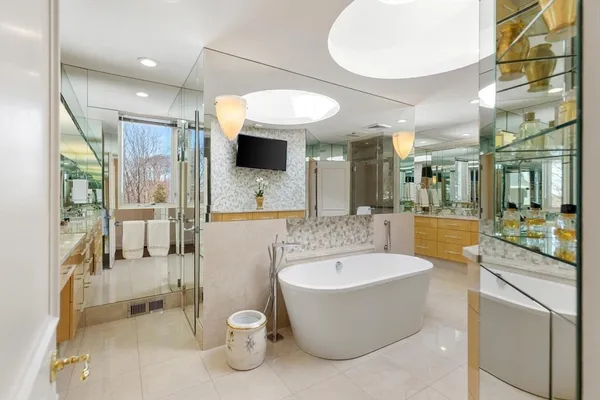 $5,700,000 | 9 Singletree Road, Brookline, MA 02467