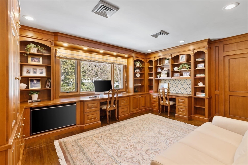 9 Singletree Road Brookline, MA 02467 - Photo 29 of 39