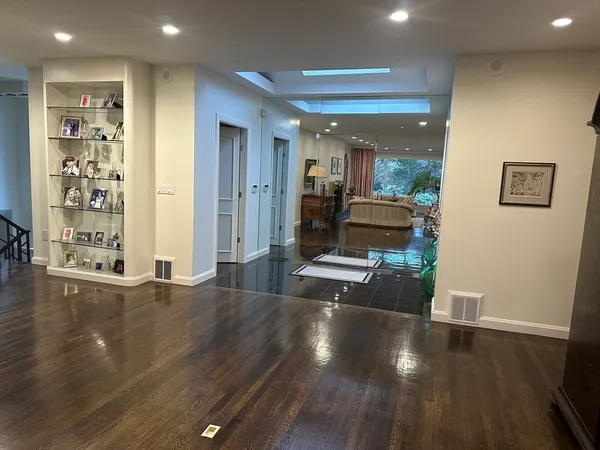 $5,700,000 | 9 Singletree Road, Brookline, MA 02467