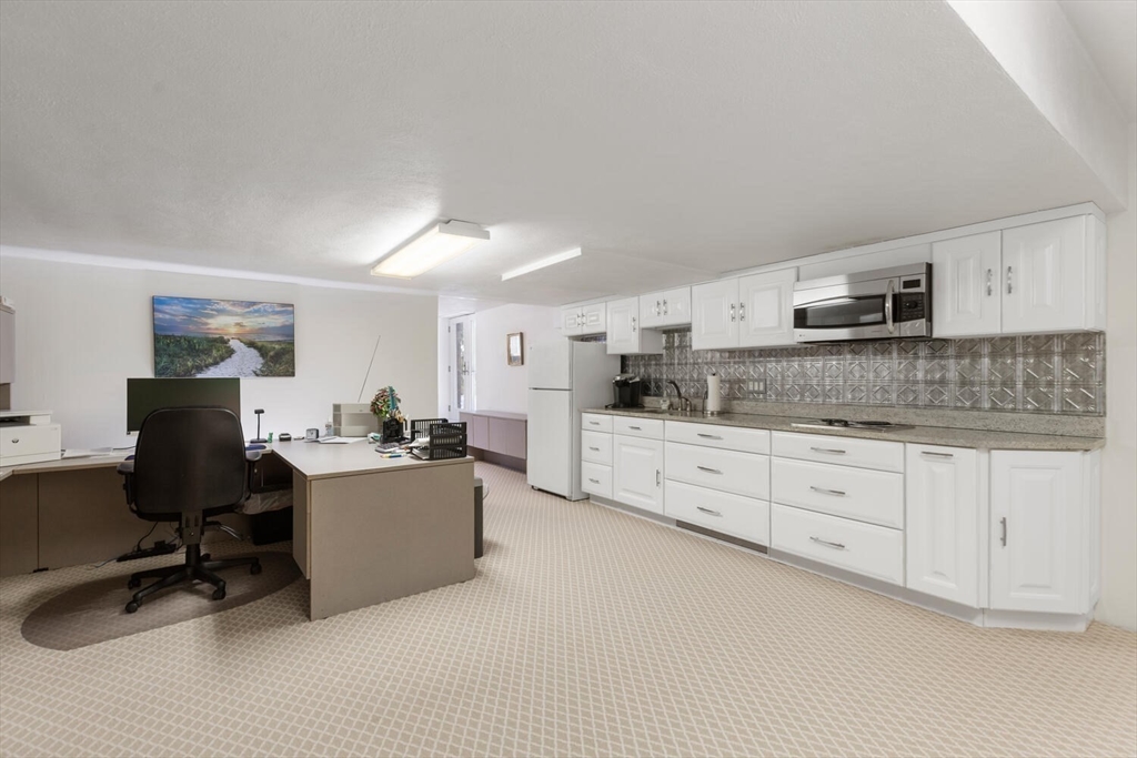 9 Singletree Road Brookline, MA 02467 - Photo 32 of 39