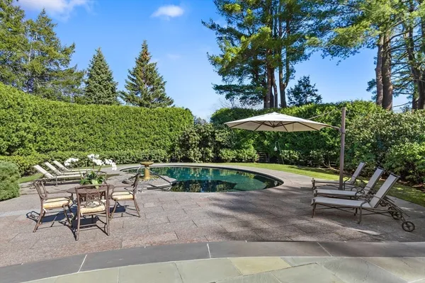 $5,700,000 | 9 Singletree Road, Brookline, MA 02467
