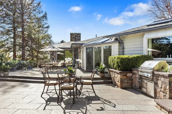 $5,700,000 | 9 Singletree Road, Brookline, MA 02467