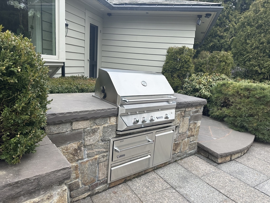 9 Singletree Road Brookline, MA 02467 - Photo 38 of 39