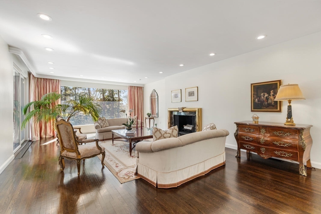 9 Singletree Road Brookline, MA 02467 - Photo 4 of 39