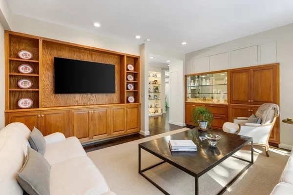 $5,700,000 | 9 Singletree Road, Brookline, MA 02467