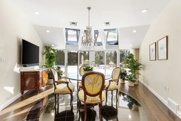 $5,700,000 | 9 Singletree Road, Brookline, MA 02467