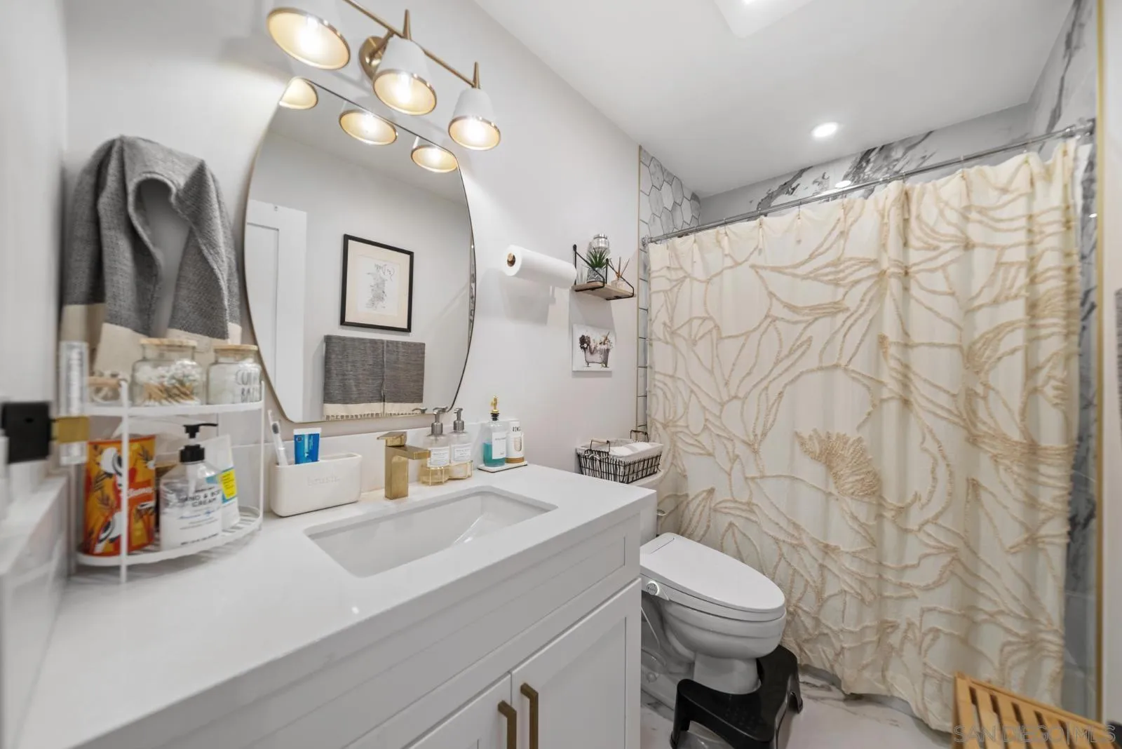 3975 Apore Street La Mesa, CA 91941 - Photo 12 of 31 Bathroom