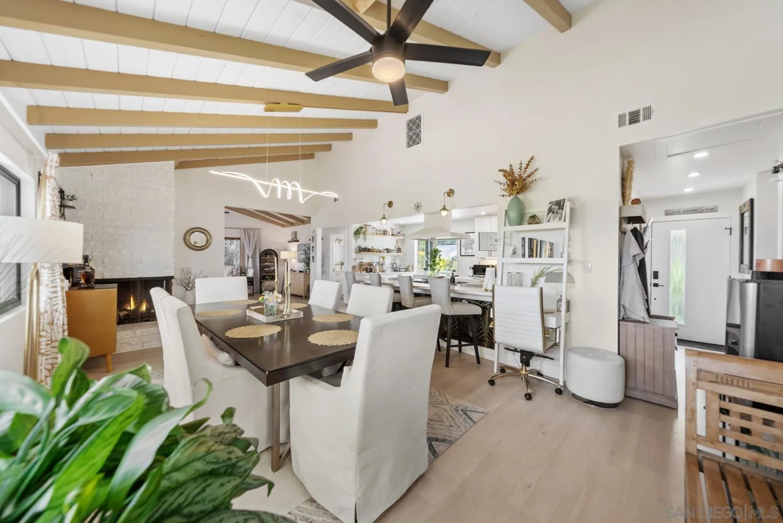 3975 Apore Street La Mesa, CA 91941 - Photo 4 of 31 Dining Area