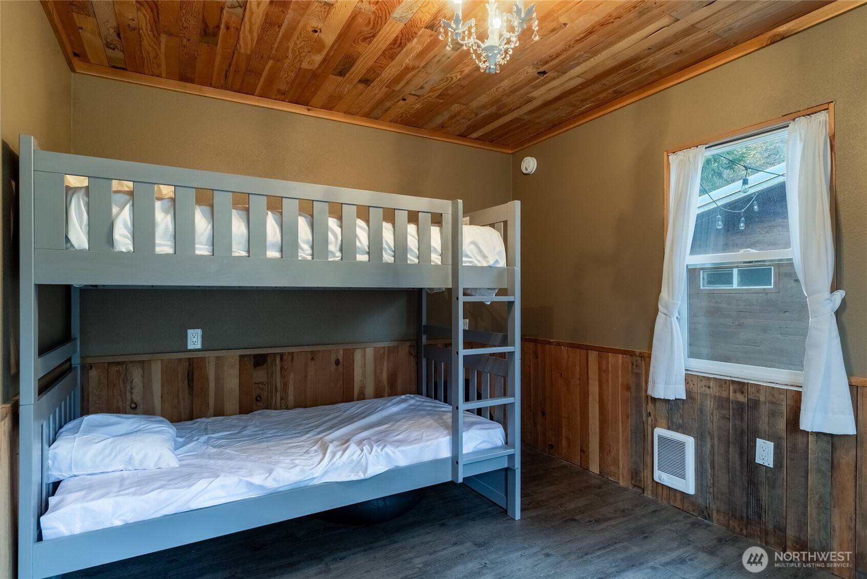 48 Blue Jay Loop Walla Walla, WA 99362 - Photo 18 of 21 a bedroom with a bed and a window