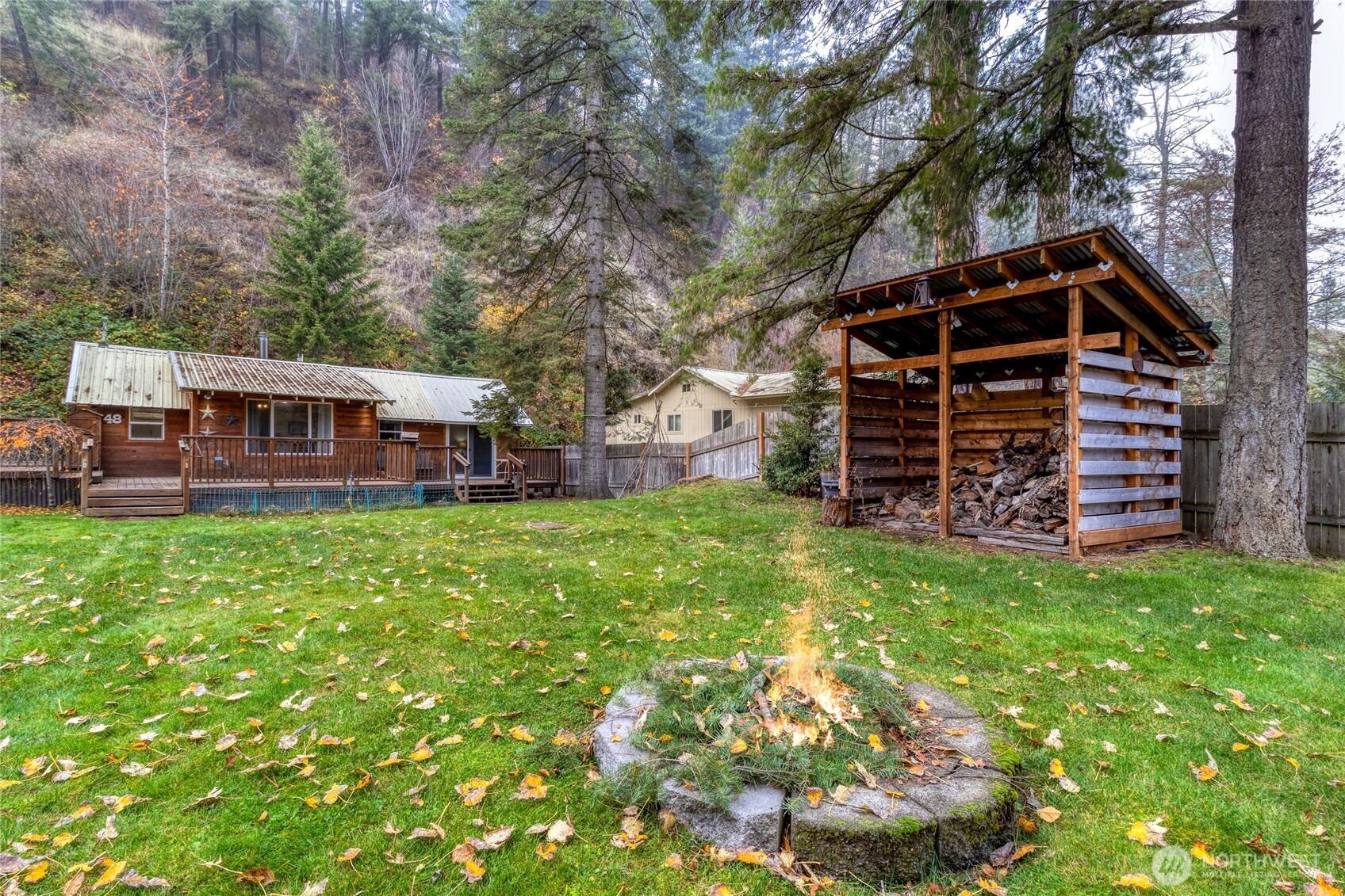 48 Blue Jay Loop Walla Walla, WA 99362 - Photo 20 of 21 front view of a house with a big yard