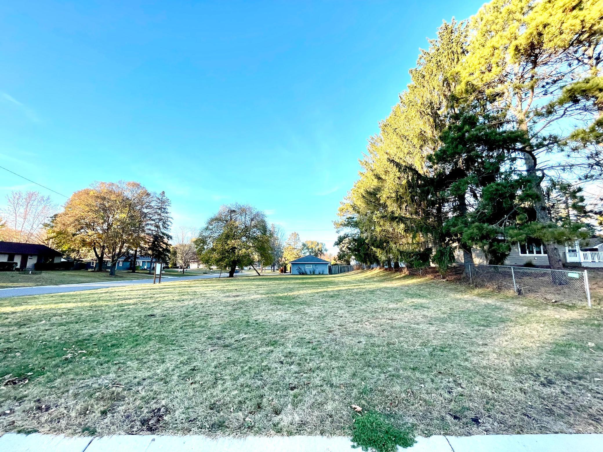 2569 Stacker Boulevard St. Paul, MN 55110 - Photo 1 of 14
