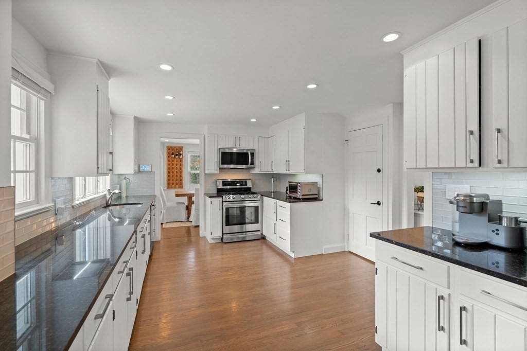 73 Puritan Road Newton, MA 02468 - Photo 13 of 30