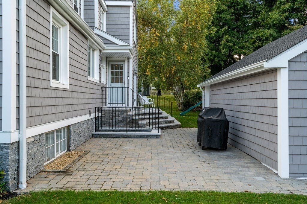 73 Puritan Road Newton, MA 02468 - Photo 3 of 30