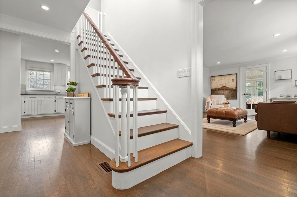 73 Puritan Road Newton, MA 02468 - Photo 5 of 30