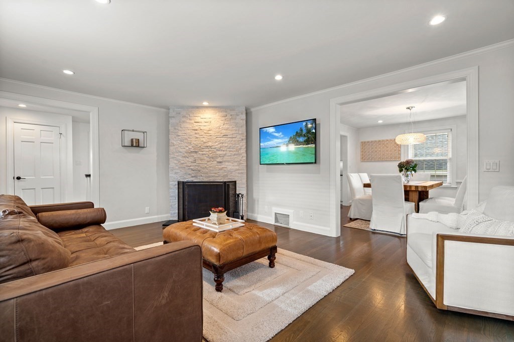 73 Puritan Road Newton, MA 02468 - Photo 9 of 30