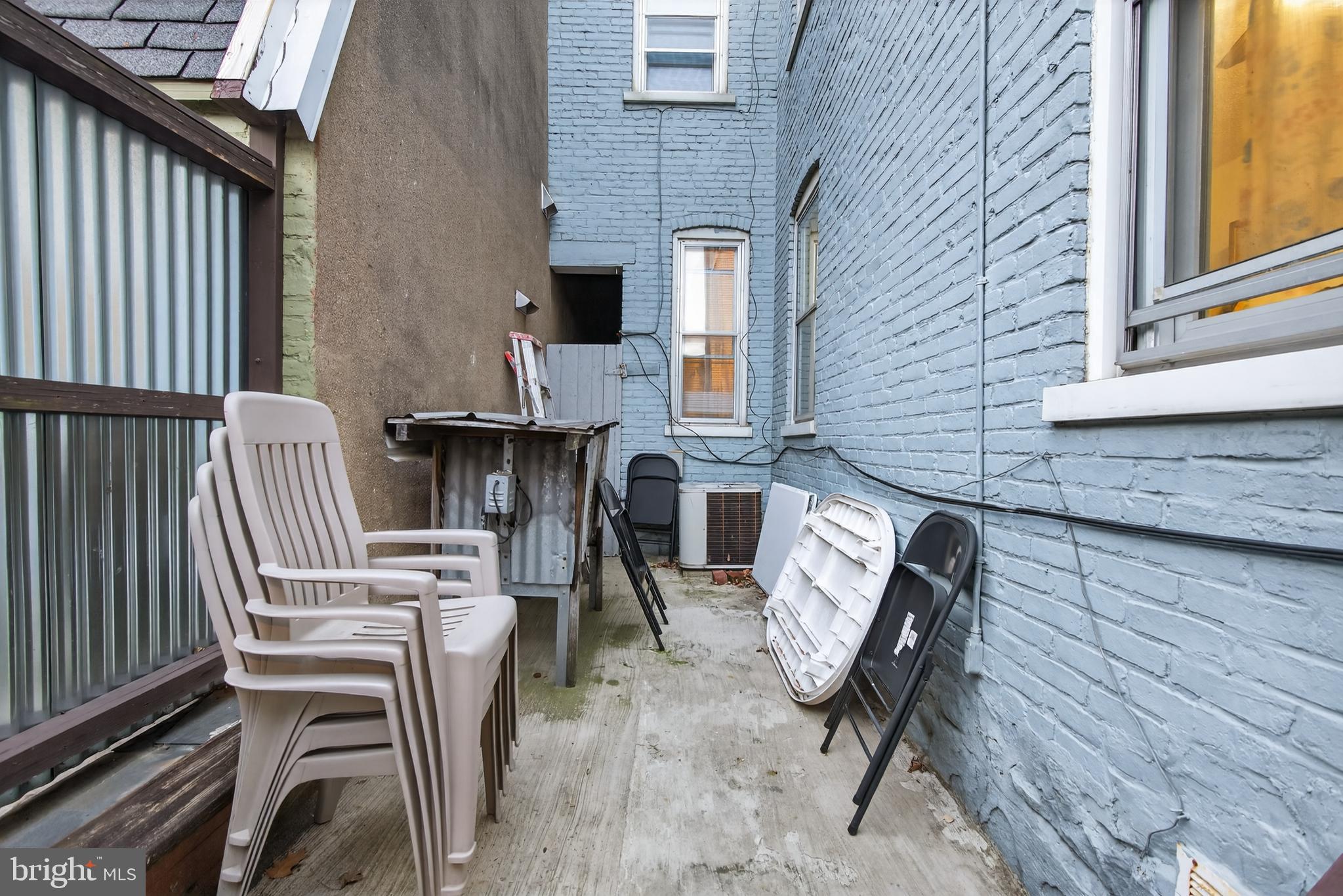 340 East Frederick Street Lancaster, PA 17602 - Photo 28 of 32 Charming urban patio with potential.