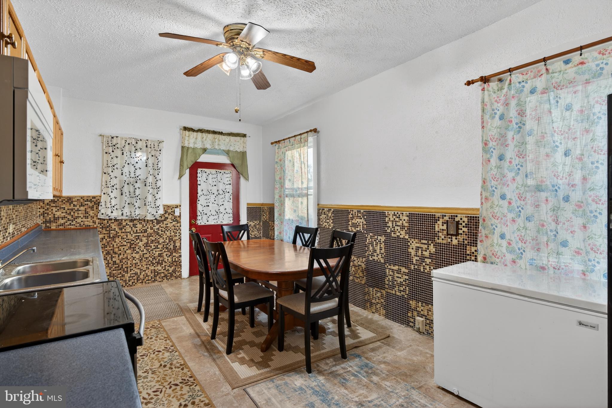340 East Frederick Street Lancaster, PA 17602 - Photo 9 of 32 Charming kitchen with vintage flair.